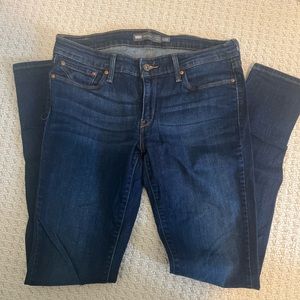 Levi’s Mid Rise Skinny Jean